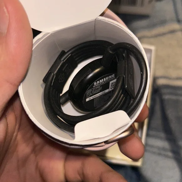 Samsung Galaxy Watch Active 2 (40mm Face, 20mm Standard Strap) Wireless charger